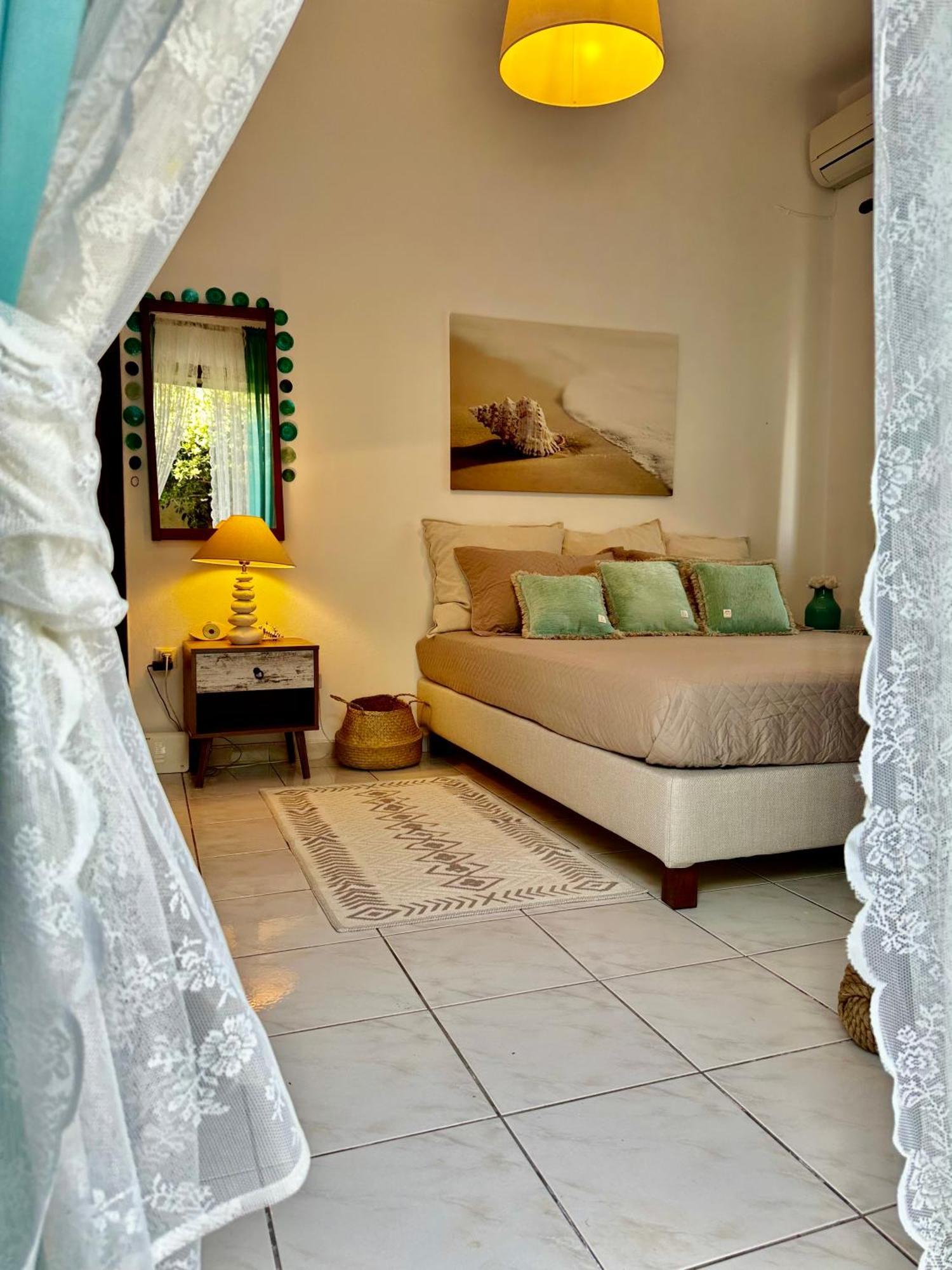 Eratous Seaside House Apartman Varnavas Kültér fotó
