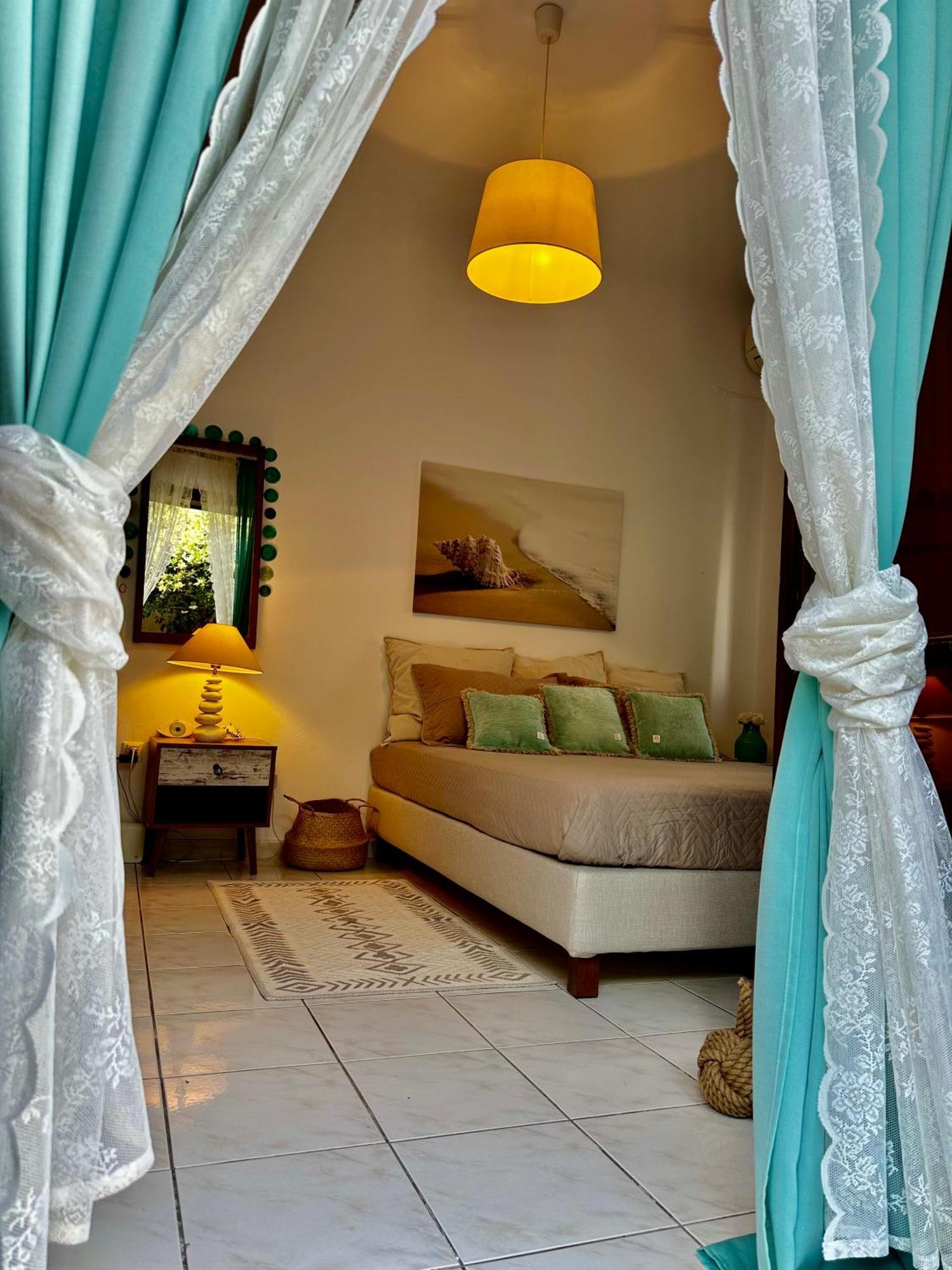 Eratous Seaside House Apartman Varnavas Kültér fotó